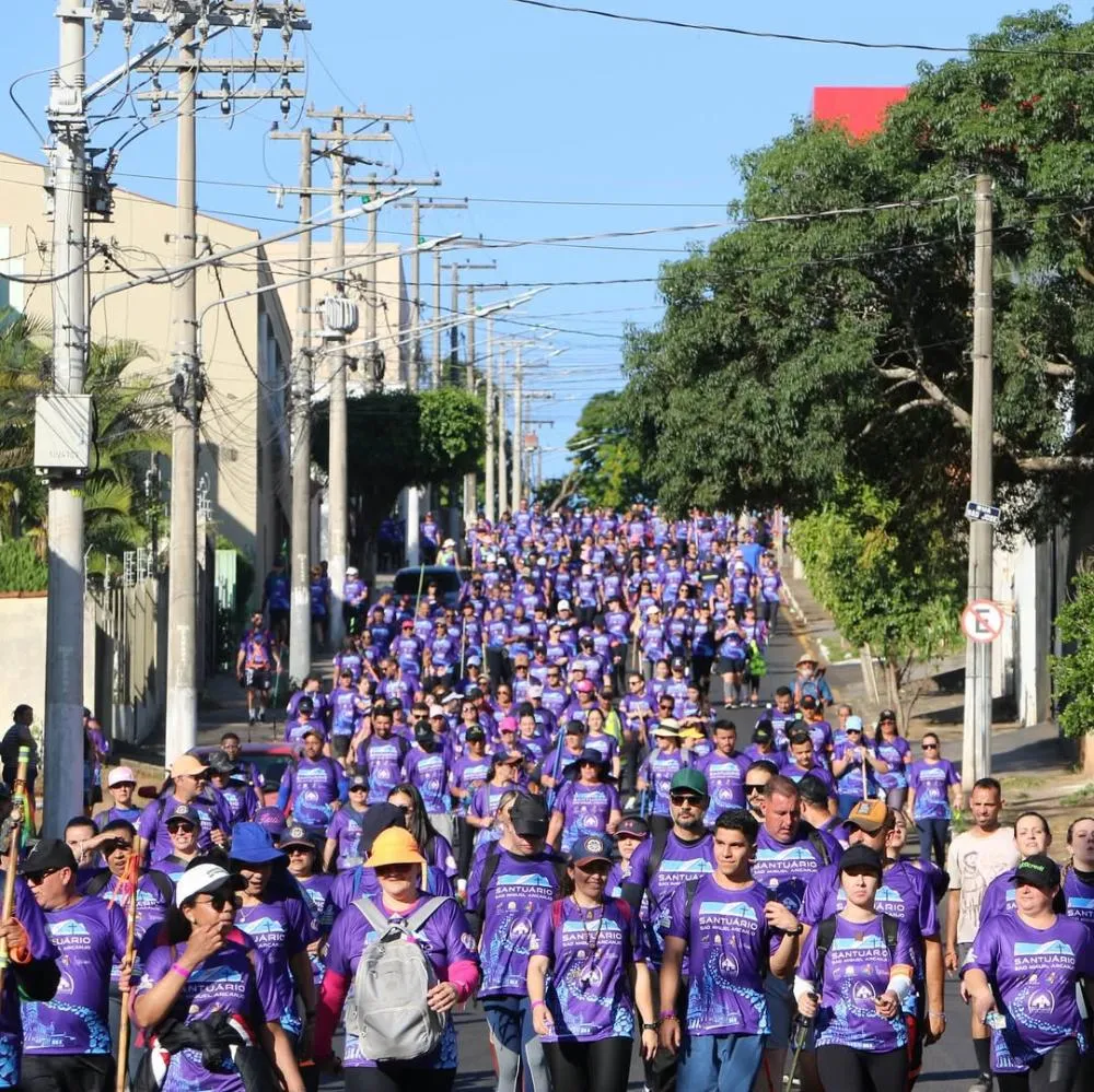 Mais de 1,2 mil peregrinos saíram da Catedral de Jacarezinho em direção ao Santuário. Foto: Divulgação