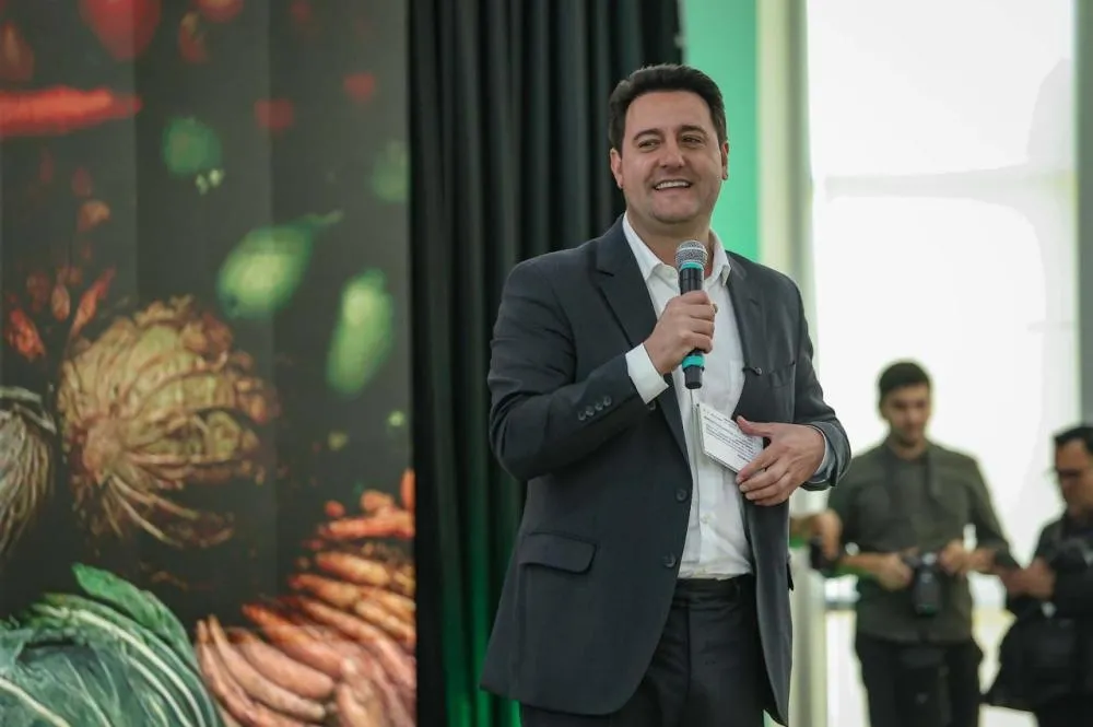 A aprovação de Ratinho Junior era de 78,8% em abril, passando para 83,1% em junho e alcançando os 84,2% em outubro. FOTO AEN