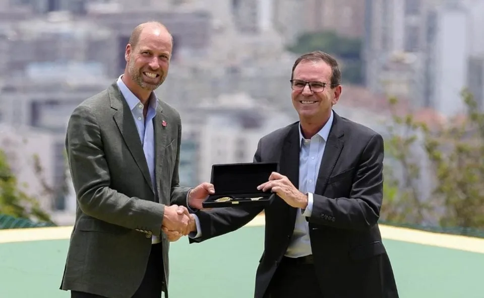 William foi recebido pelo prefeito do Rio, Eduardo Paes (PSD). Foto: Reprodução @princeandprincessofwales no Instagram 