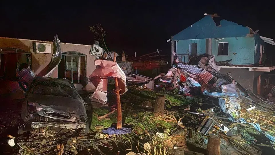 Devastação na noite de sexta-feira (7). Foto: Corpo de Bombeiros