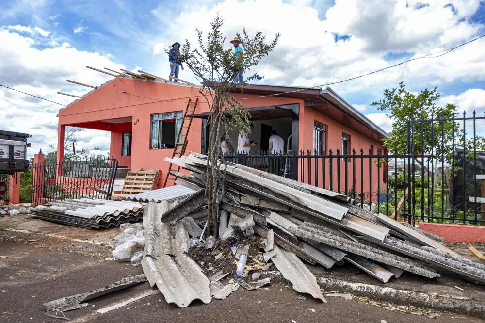 Rio Bonito do Iguaçu foi devastada pelo tornado. Foto: Roberto Dziura Jr/AEN