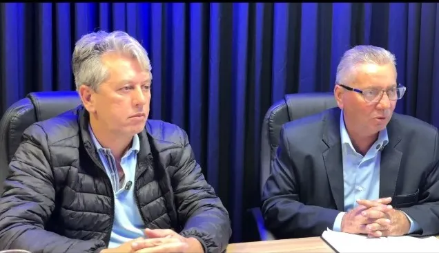 Luiz Carlos Vidal e Luiz Henrique Lima participaram de uma live exclusiva no estúdio da Folha Extra nesta terça-feira (18). Foto: Folha Extra
