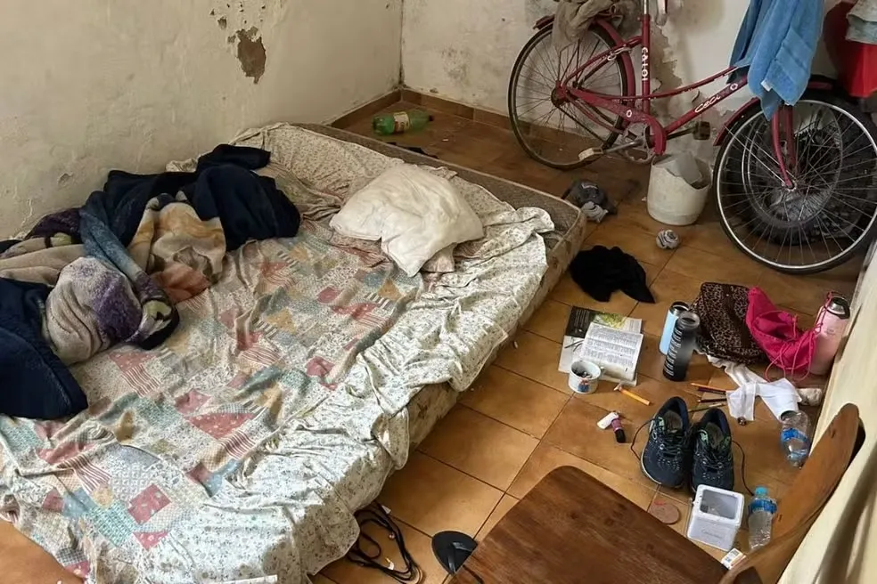 Crianças foram encontradas em uma casa com condições precárias. — Foto: Polícia Civil (PC-PR)