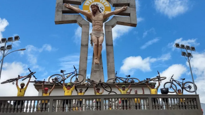 Com mais de 650 km de extensão, o trajeto é percorrido por fiéis a pé, de bicicleta, a cavalo ou em excursões, reunindo anualmente mais de um milhão de peregrinos e turistas de diversas partes do país. Foto: Divulgação