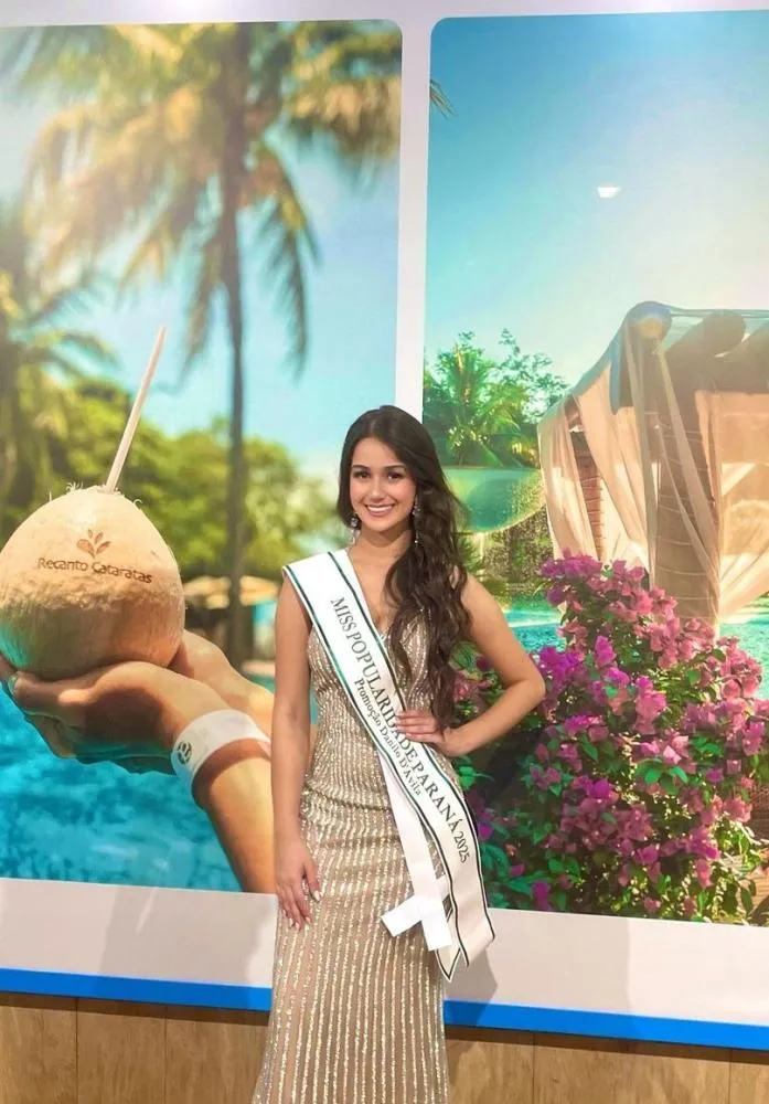 Isabely recebeu a faixa de Miss Popularidade no Miss Paraná Globo 2025. Foto: Divulgação 