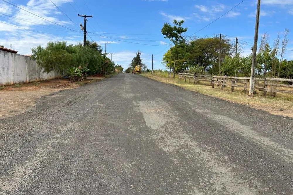 A pavimentação vai do entroncamento com a BR-153 até o distrito de Vila Guay. Foto: DER