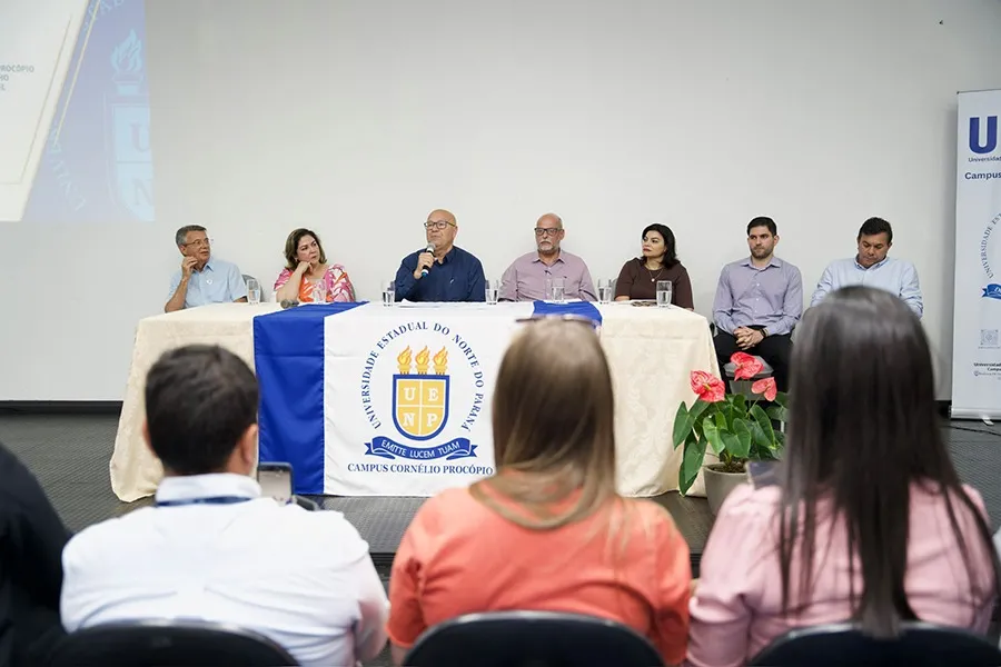 Audiência foi presidida pelo deputado estadual Luiz Claudio Romanelli, representante da Frente Parlamentar Municipalista e da Comissão Especial da COP 30. Foto: Assessoria