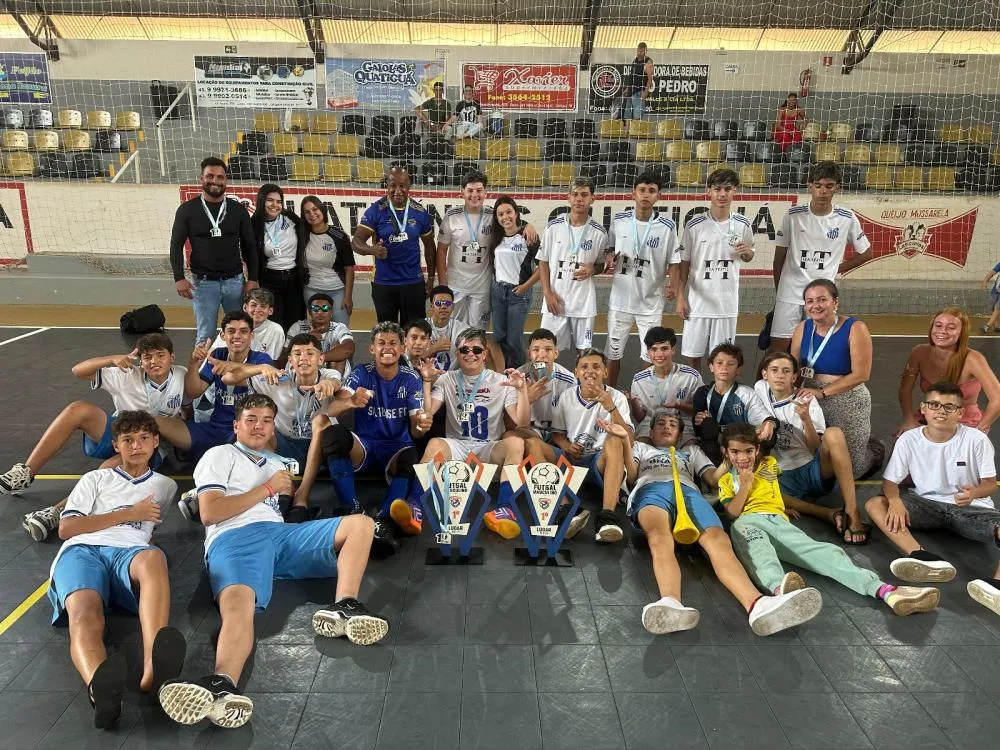 Jogadores do projeto conquistaram títulos de campeões em duas categorias da competição. Foto: Divulgação