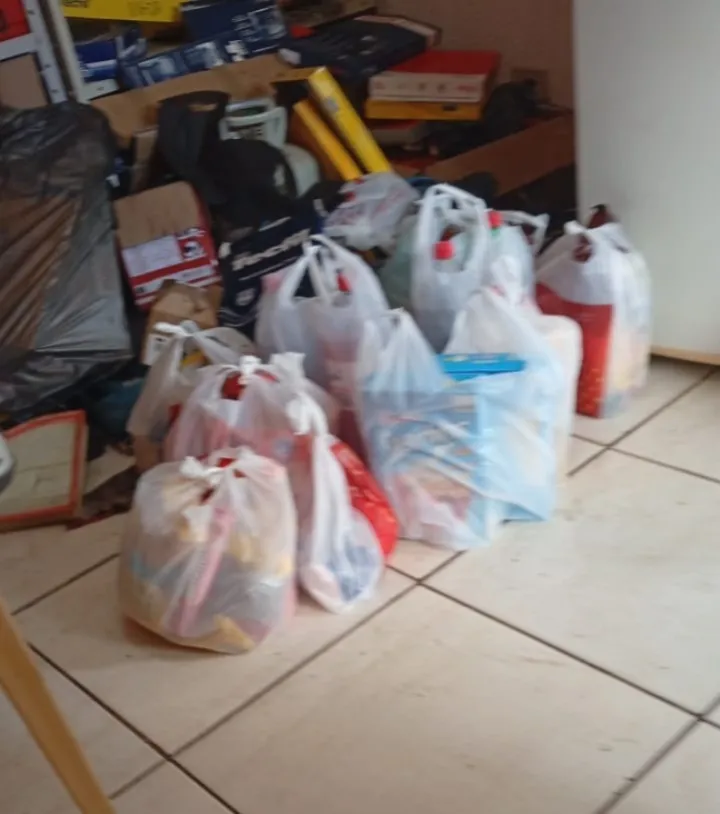 Doações estão sendo entregues na casa de Edson, pai de Bianca. Foto: Cedida pela Família