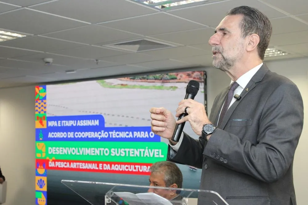 Enio Verri, diretor-geral brasileiro da Itaipu, em evento sobre aquicultura. Foto: Enir Rodrigues/Ministério da Pesca.