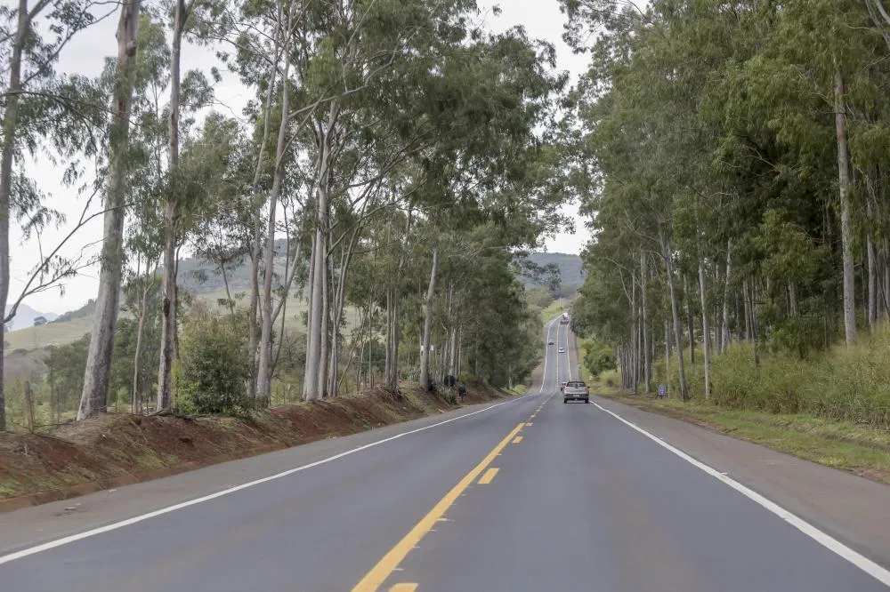 Mais do que uma obra de duplicação, o conjunto de intervenções conduzido pela EPR Litoral Pioneiro representa uma reconfiguração completa da rodovia. Foto: EPR Litoral Pioneiro