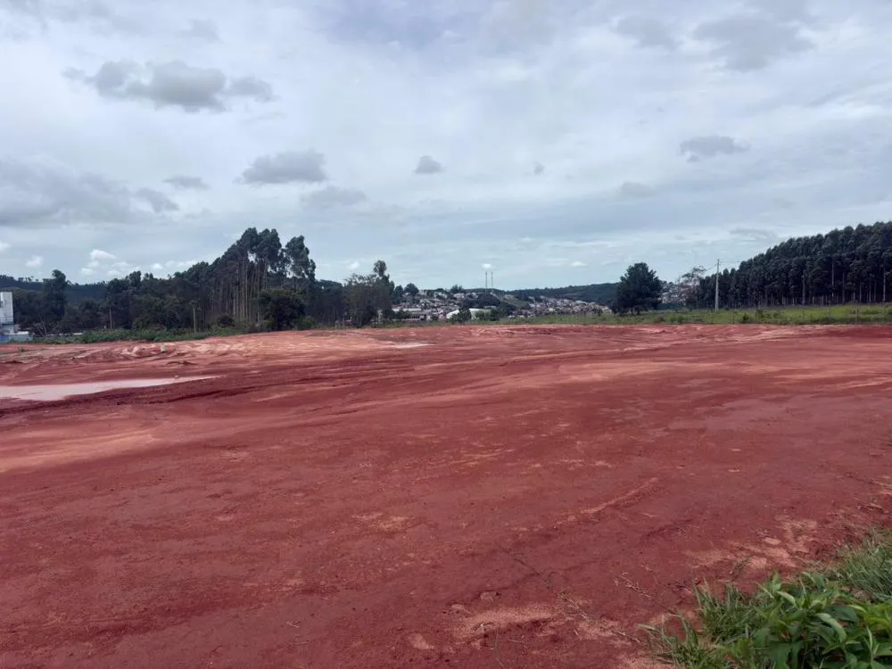 Terreno onde será construído o primeiro barracão. Foto: Divulgação