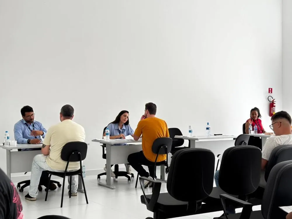 Durante o evento, os candidatos participaram de entrevistas presenciais, conduzidas pela equipe de recursos humanos da EPR. Foto: Divulgação