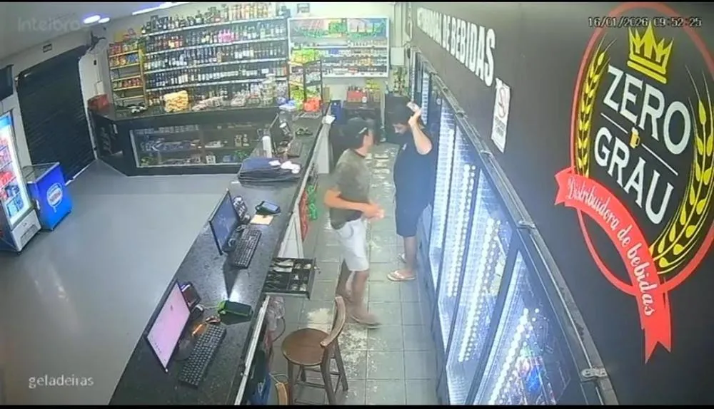 Segundo o empresário, o homem entrou na loja pelos fundos, ainda antes da abertura, e rendeu um funcionário que estava no local. Foto: Divulgação