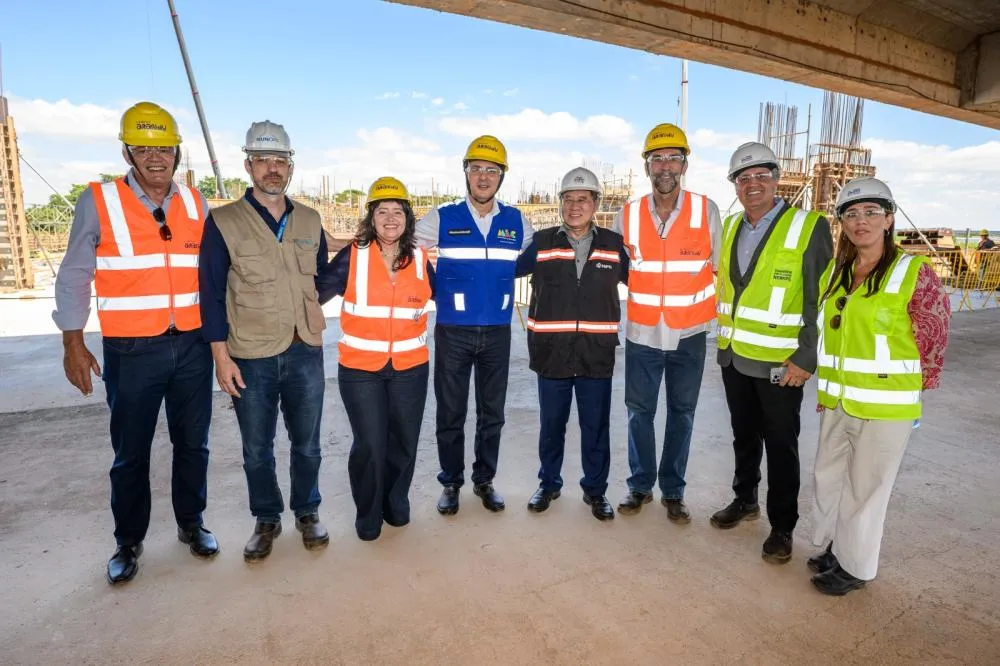A agenda incluiu vistoria aos três edifícios em construção. Foto: William Brisida/Itaipu Binacional.