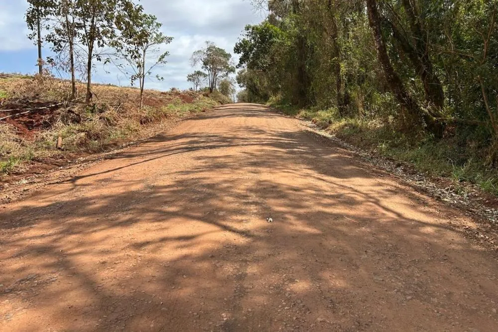 Ao todo, serão 10 quilômetros de pavimentação, utilizando asfalto com polímero, base de brita graduada simples e sub-base de macadame seco. Foto: DER
