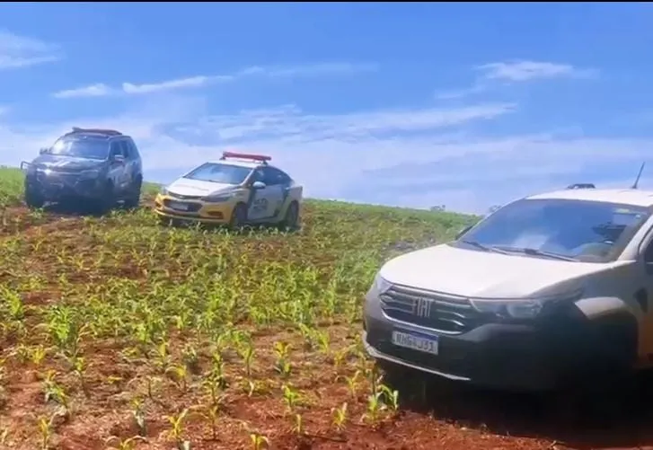 Veículo foi encontrado em uma zona rural do município, com as drogas. Foto: Divulgação