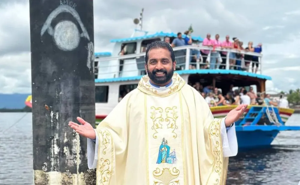 O religioso se aproveitava de momentos de oração para agir. Ele orientava os fiéis a fecharem os olhos e, em seguida, realizava toques indevidos sem consentimento. Foto Reprodução Facebook