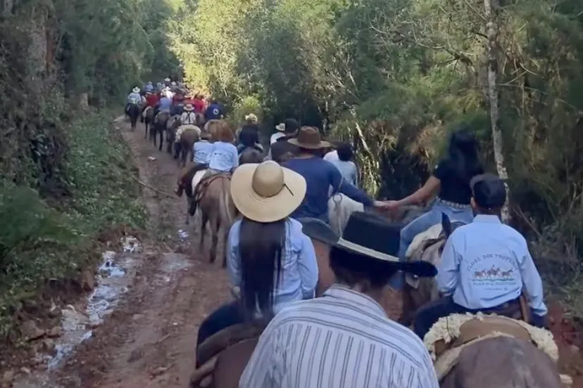 Comitivas de outras cidades deverão chegar na Santa do Paredão, no Sertão de Jaguariaíva. Foto Divulgação 