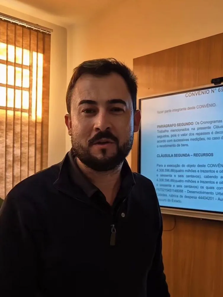 Prefeito Luiz Eduardo anuncia R$ 4 milhões para recape asfáltico em Pinhalão