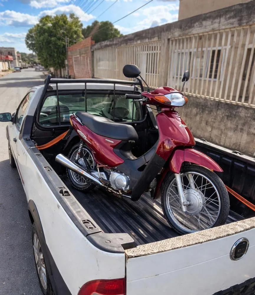 Foto da moto na caminhonete convenceu vítima. Foto: Enviada por Alice à reportagem