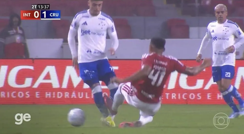 (Victor Gabriel foi punido pelo STJD após Inter usar áudio falso do VAR em sua defesa / Reprodução: TV Globo)