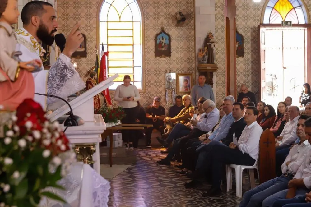 A celebração foi presidida pelo padre Leandro dos Santos Malaquias, da Diocese de Jacarezinho. 