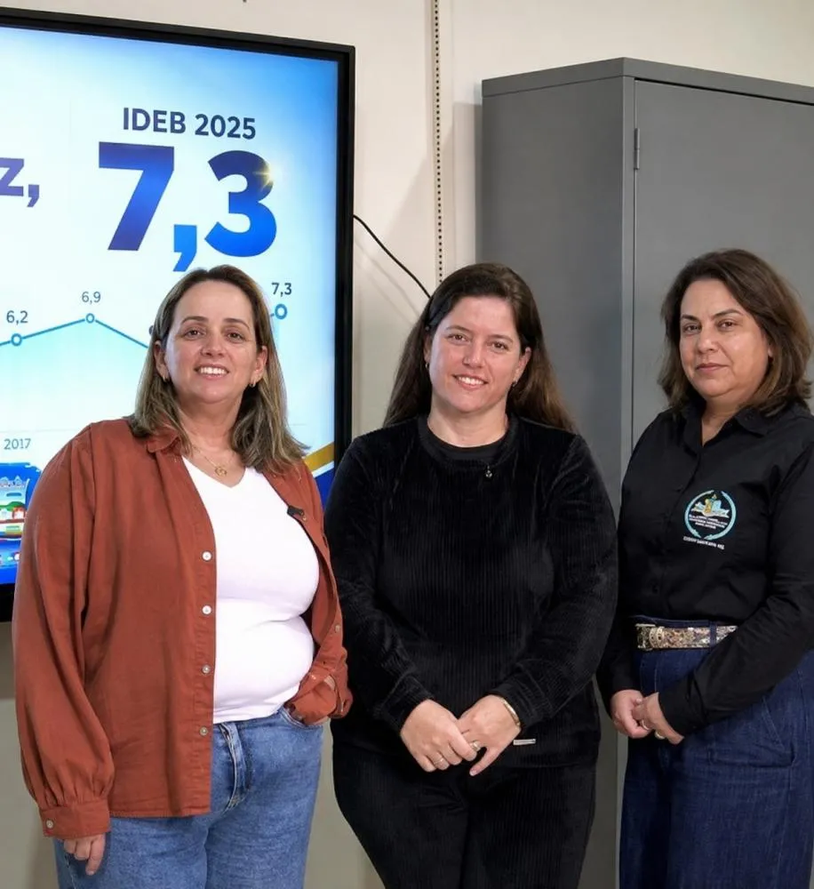 “Foi um dos maiores avanços de toda a história da educação de Wenceslau Braz“, destacou a secretária de educação, Ana Egídio (primeira à esquerda). Foto: Divulgação