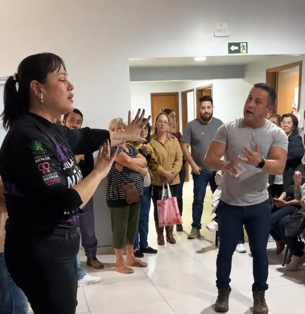 O encontro aconteceu nesta quarta-feira (12) e teve momentos de tensão na frente dos moradores. Foto: Divulgação