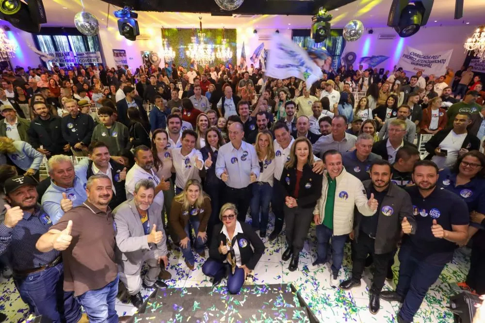 O evento lotou o salão do clube Urca e contou com a presença do governador Ratinho Júnior (PSD) e dos candidatos ao governo Sandro Alex (PSD) e ao Senado Alexandre Curi (Rep). Foto: Assessoria