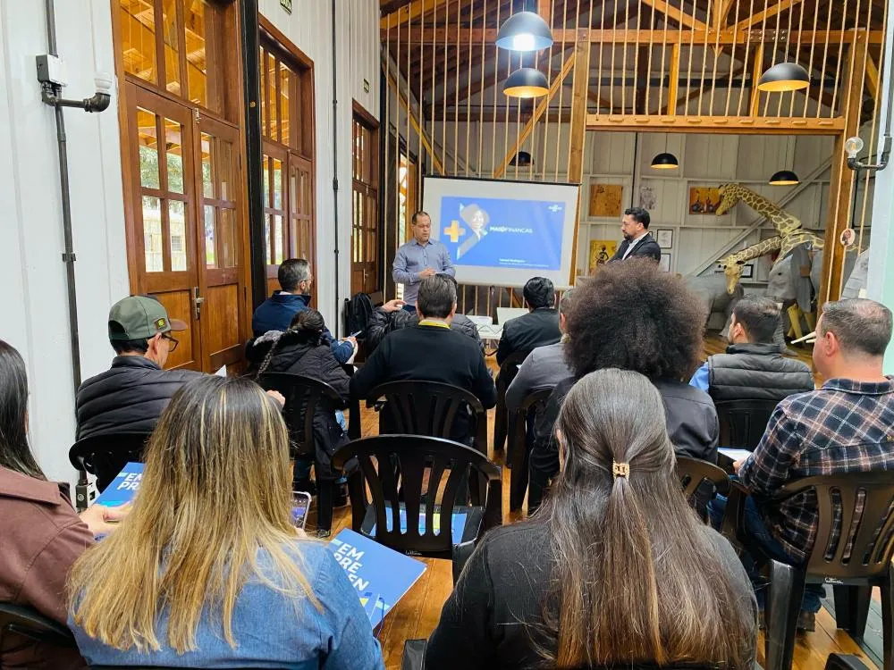 Prefeitura de Arapoti reúne bancos e empreendedores para ampliar acesso ao crédito
