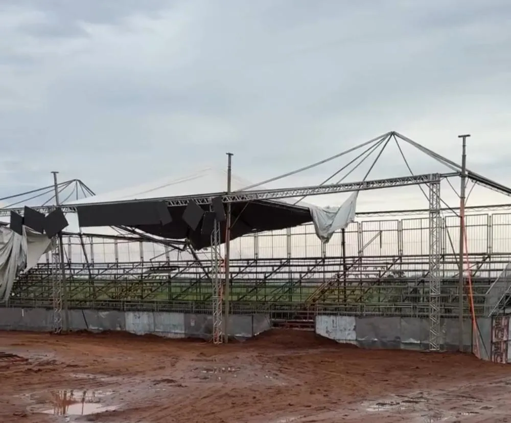 A poucos dias da abertura, ExpoBan tem estrutura danificada por temporal em Bandeirantes
