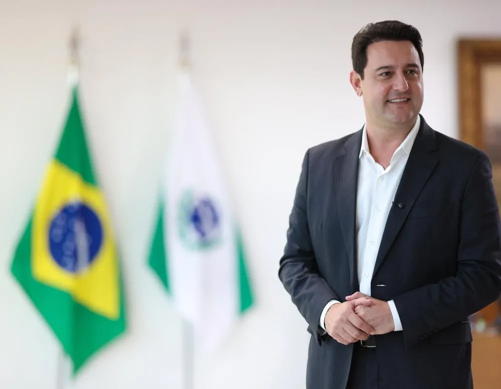 Ratinho Junior tem 80% de aprovação e permanece entre governadores mais bem avaliados do Brasil, diz pesquisa