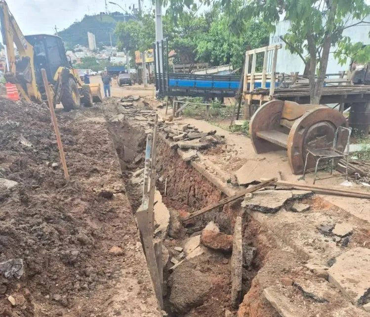 Trabalhador é soterrado após desmoronamento em obra na BR153