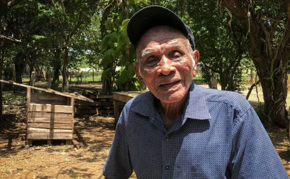Costarriquenho vive na Península de Nicoya, uma das regiões conhecidas pela alta concentração de pessoas centenárias. Foto: Álvaro Murillo/El País 