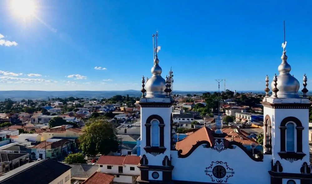 Em Wenceslau Braz, no Norte Pioneiro, por exemplo, a temperatura chegou aos 27°C no período da tarde. Foto: Folha Extra