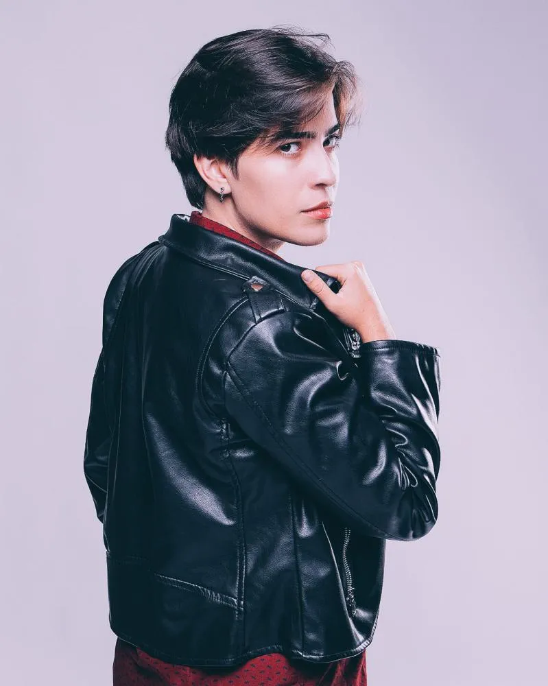 Gabi Caroline: quando a resistência vira música