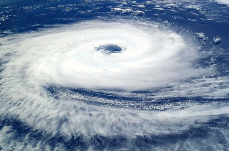 Novo ciclone se aproxima e Paraná entra em alerta para chuva forte no fim de semana