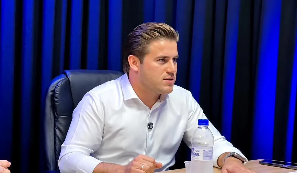 Emanuel Cavalar em entrevista no programa Prosa Boa, da Folha Extra. Foto: Folha Extra