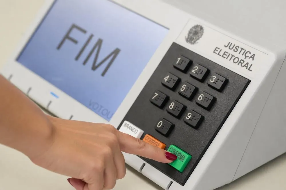 Elas é que mandam? Mulheres são maioria e podem decidir eleição no Paraná