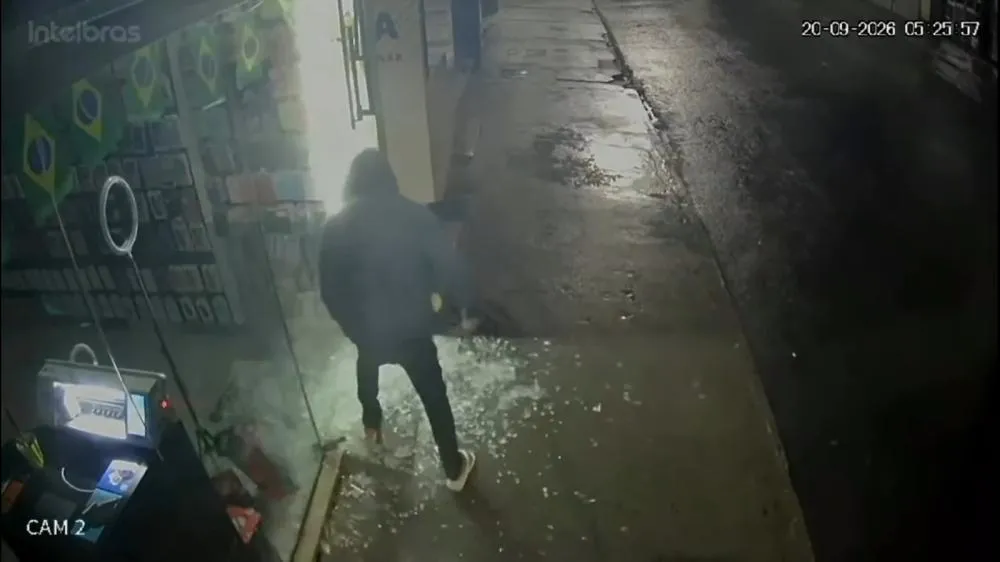Homem invade loja e furta 22 celulares no Norte Pioneiro