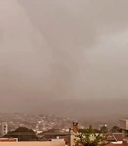 Passagem de suposto tornado próximo a cidade assusta moradores de Siqueira Campos