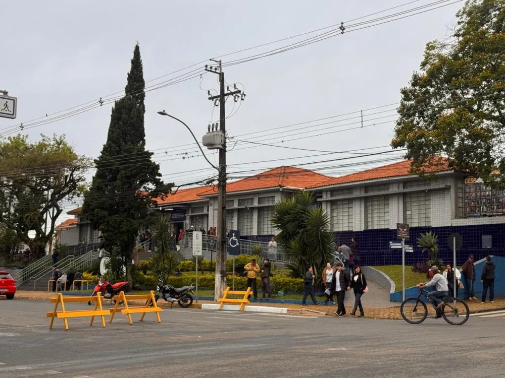 Trégua na chuva faz público aumentar nos colégios eleitorais em Wenceslau Braz