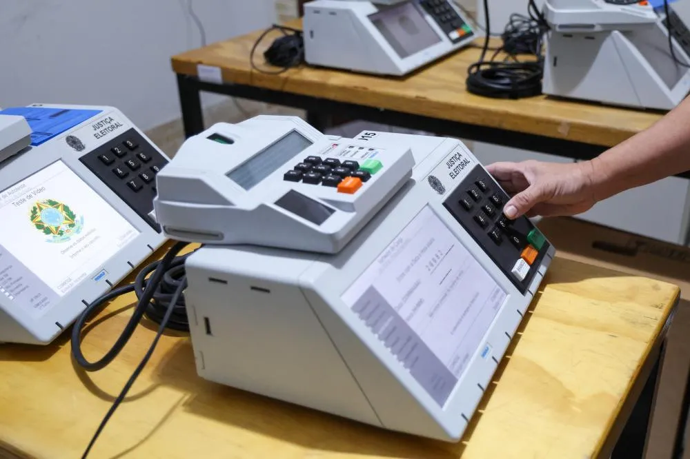 Urnas fechadas: começa a apuração das eleições no Paraná; acompanhe na Folha