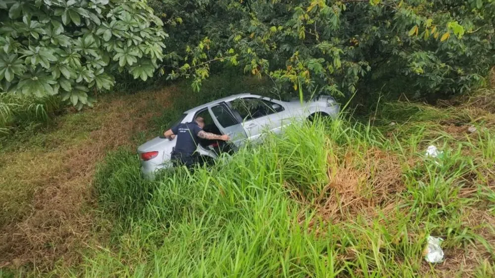 Acidentes causados por saída de pista quase dobram com aumento das chuvas no Paraná