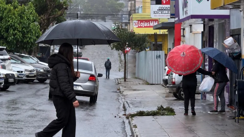 Prepare o guarda-chuva: Norte Pioneiro terá sequência de quase dez dias com chuva