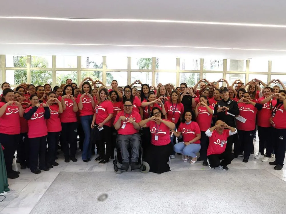 Conselho de Ações Solidárias e Voluntariado da Assembleia realiza evento de Dia das Crianças e de conscientização do Outubro Rosa