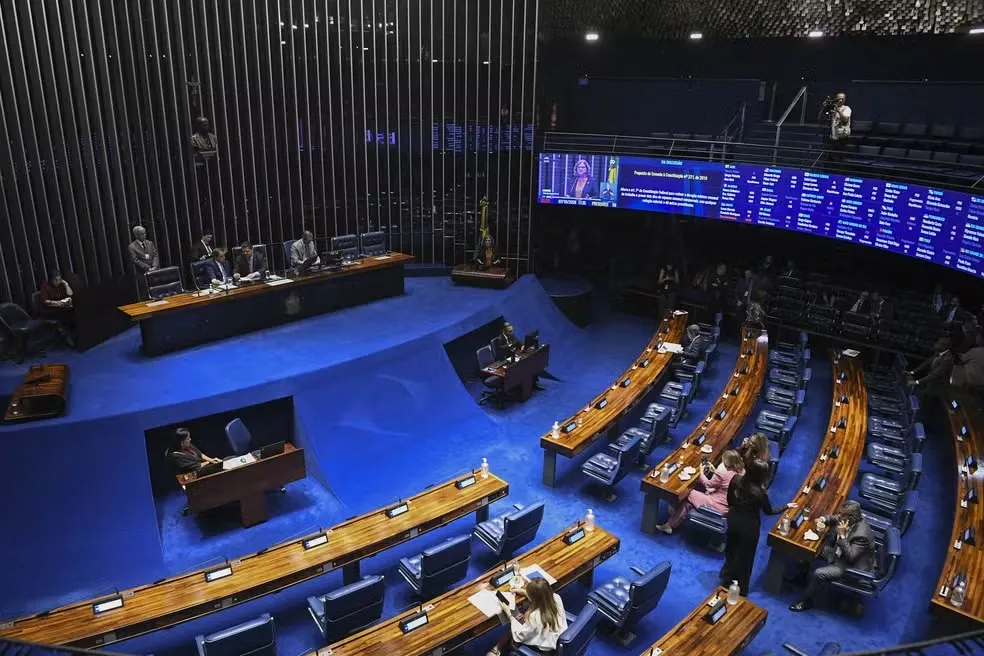 Senado pode votar nesta quarta PEC que acaba com escala 6x1 no Brasil