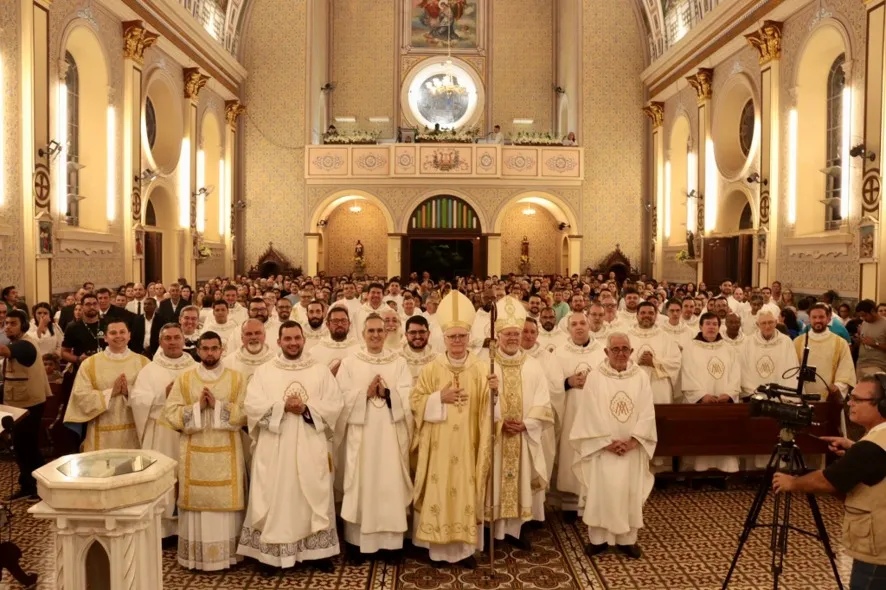 Instalação solene da Basílica Menor aconteceu na noite de terça-feria (27). Foto: Divulgação